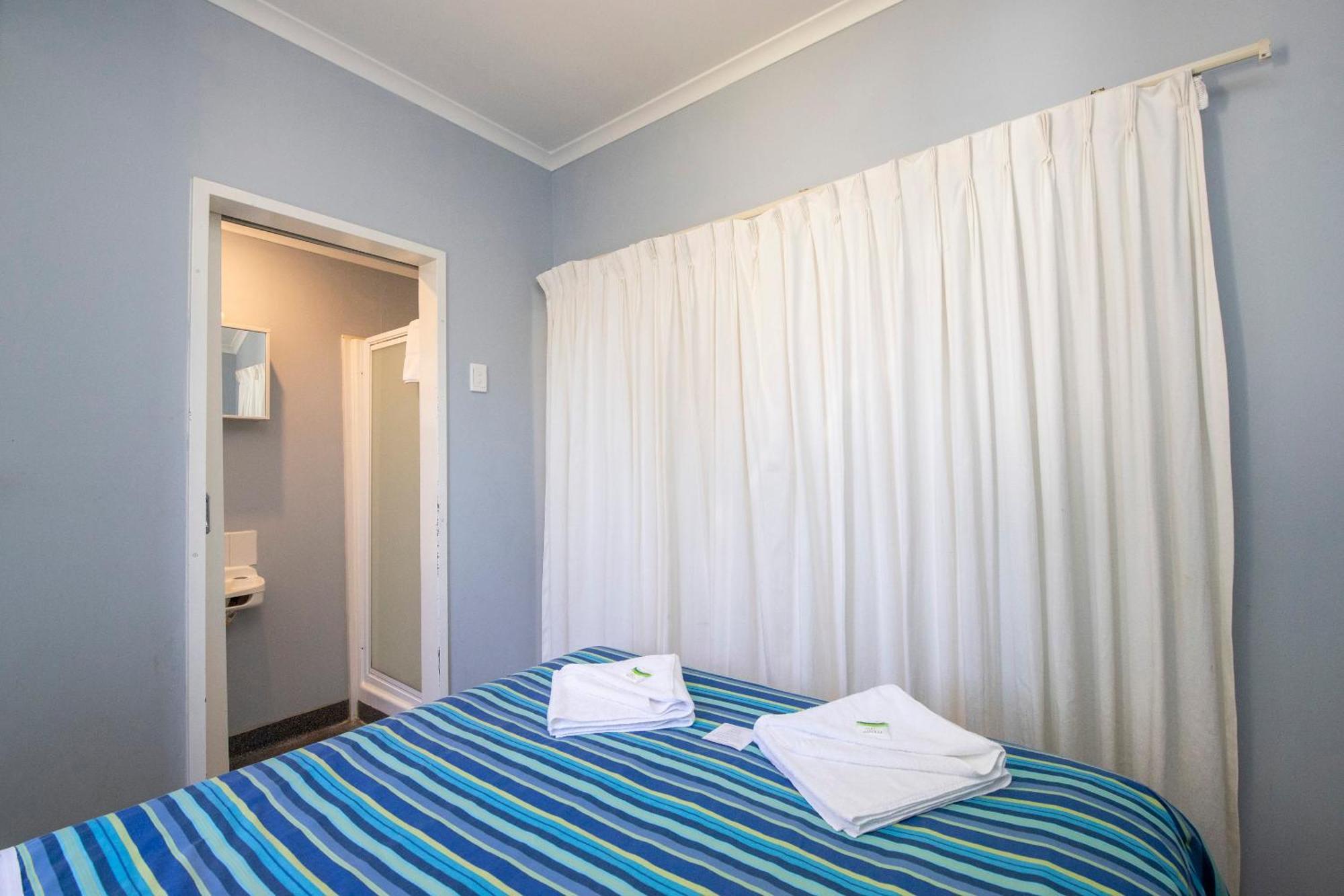 Karrinyup Waters Resort Perth Room photo