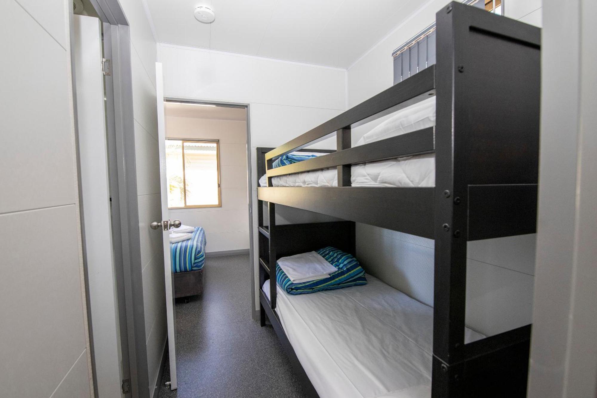 Karrinyup Waters Resort Perth Room photo