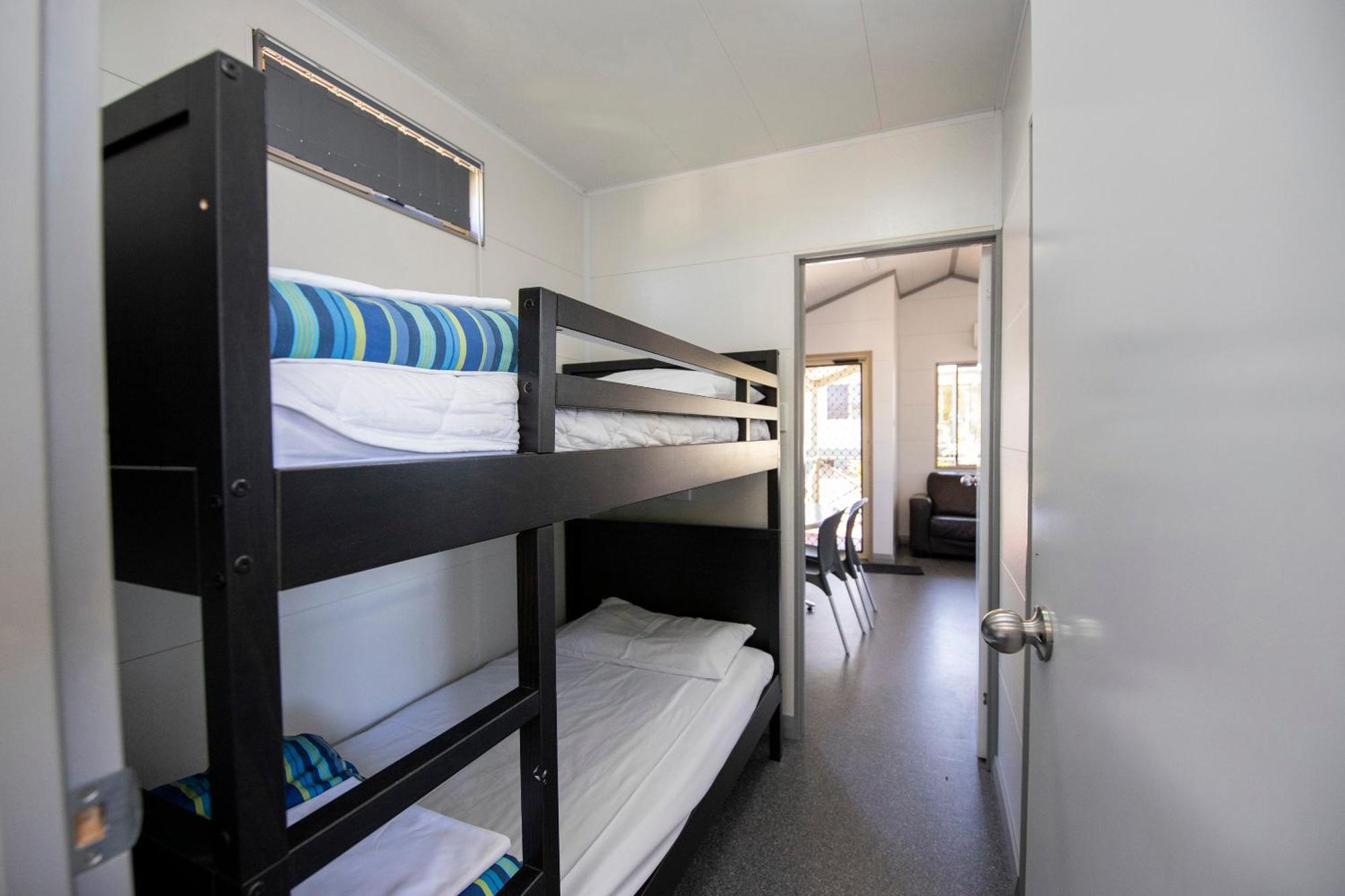 Karrinyup Waters Resort Perth Room photo