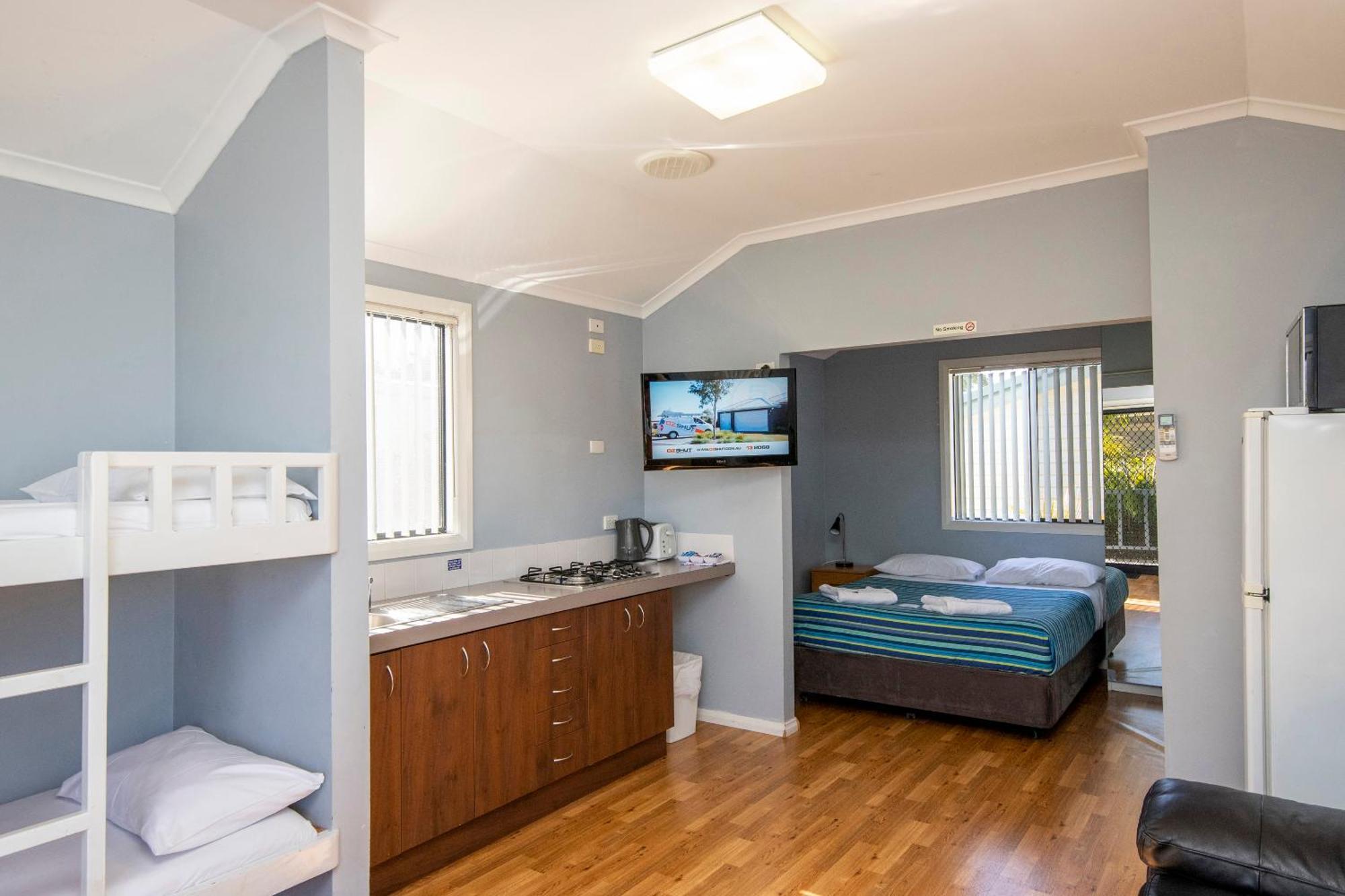 Karrinyup Waters Resort Perth Room photo
