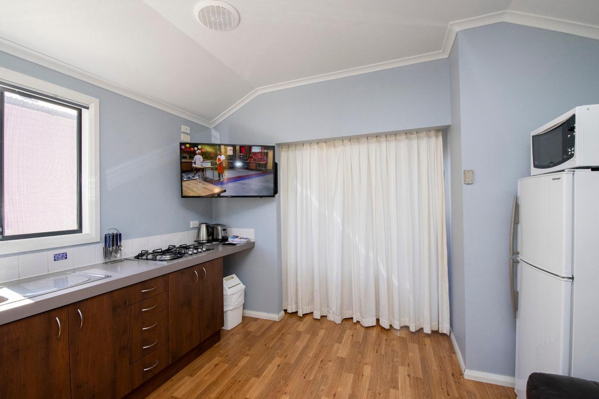 Karrinyup Waters Resort Perth Room photo