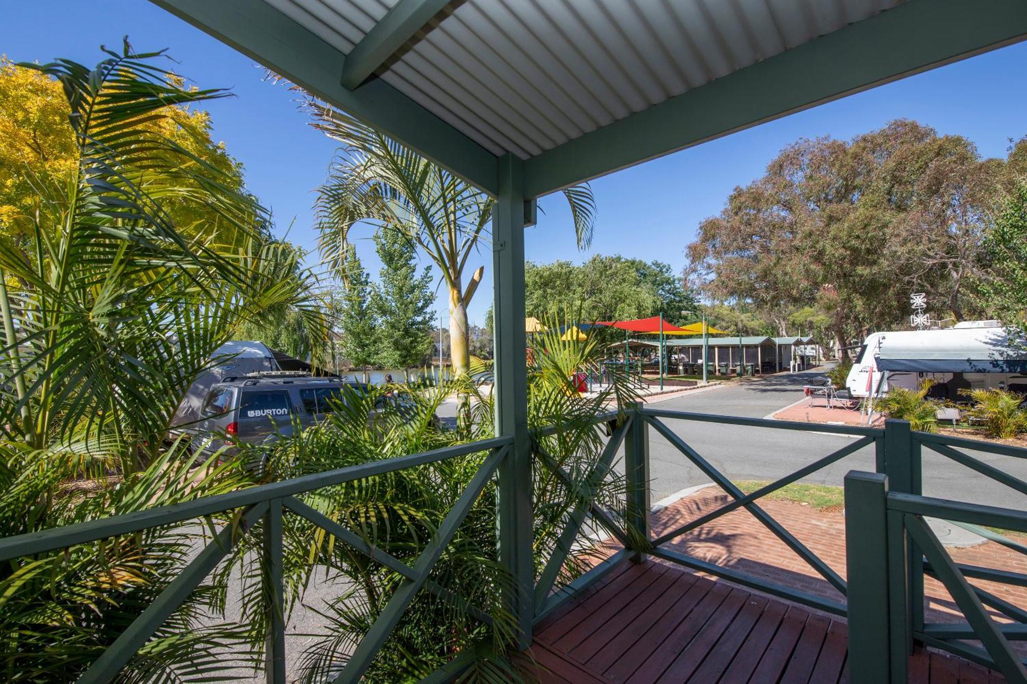 Karrinyup Waters Resort Perth Room photo